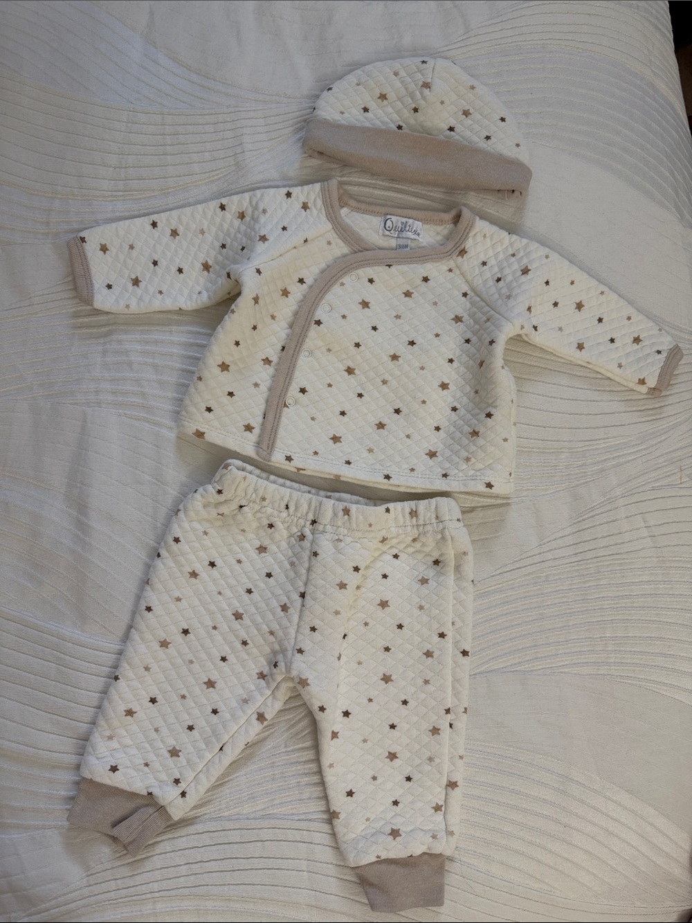 Cream Star-Print Quilted Baby Set with Hat
